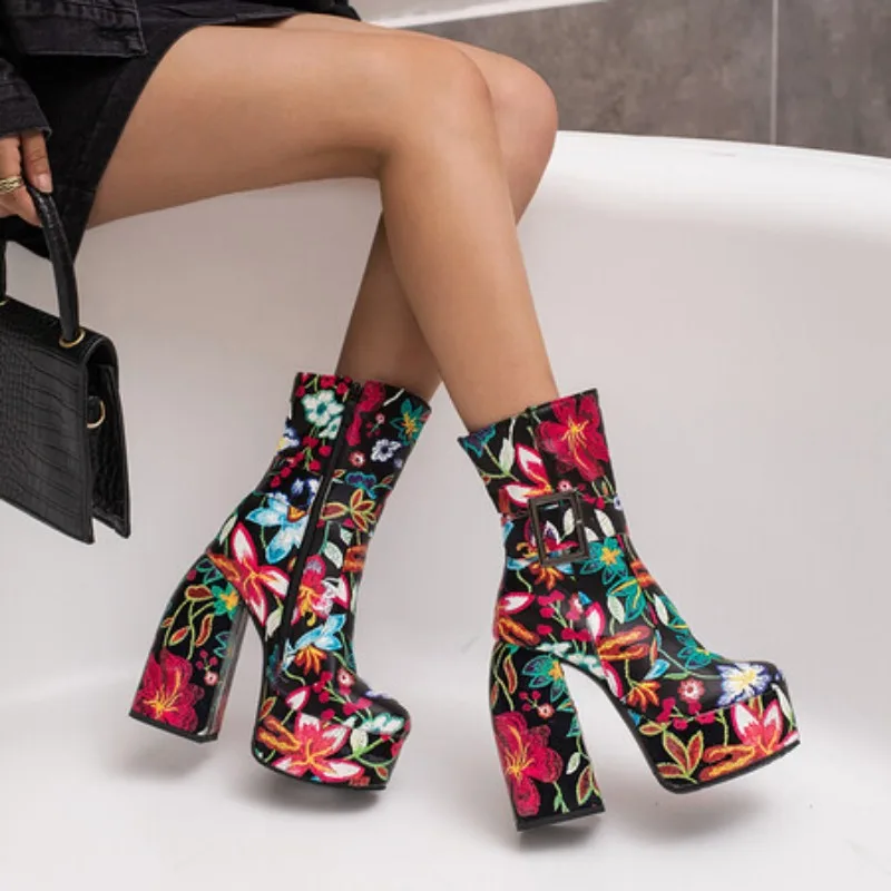 Winter Fashion Women Boots - Sepatu Boots Wanita Model Punk Bordir