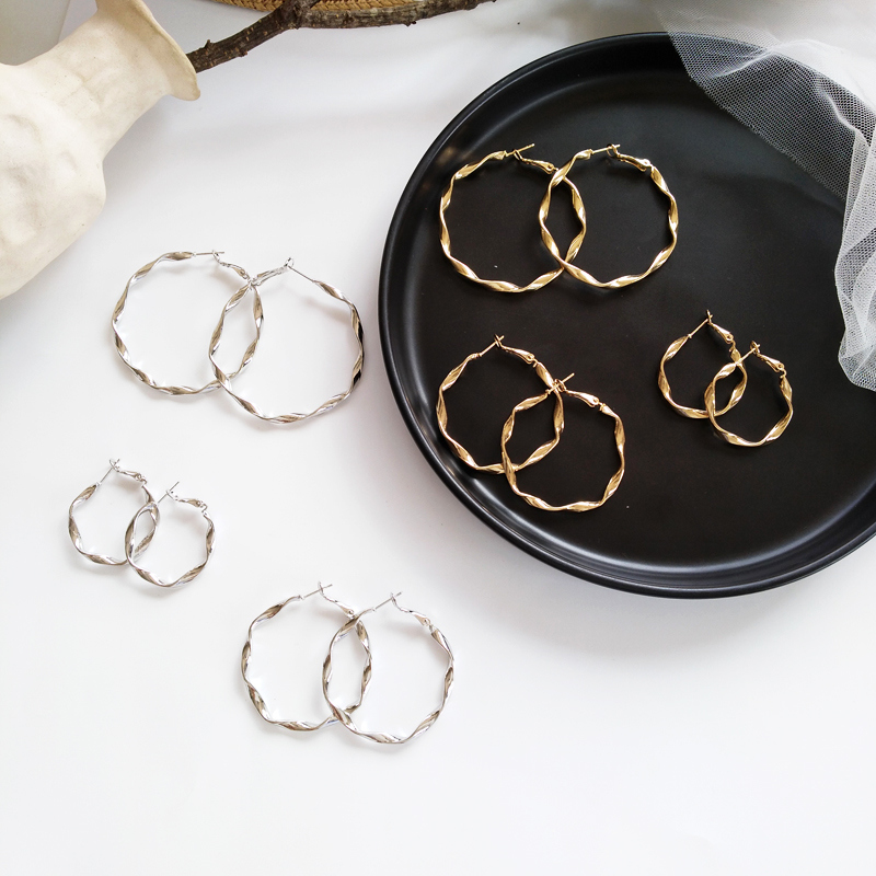 Anting-Anting Temperamen Kontr - Women'S Fashion Vogue ulasan dan harga